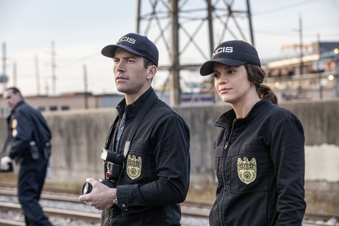 (v.l.n.r.) Christopher LaSalle (Lucas Black); Tammy Gregorio (Vanessa Ferlito) - Bildquelle: Skip Bolen 2017 CBS Broadcasting, Inc. All Rights Reserved / Skip Bolen