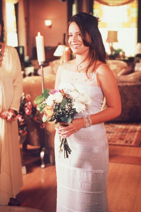 Ihr Tag ist gekommen: Piper (Holly Marie Combs) schreitet zum Altar. - Bildquelle: Paramount Pictures