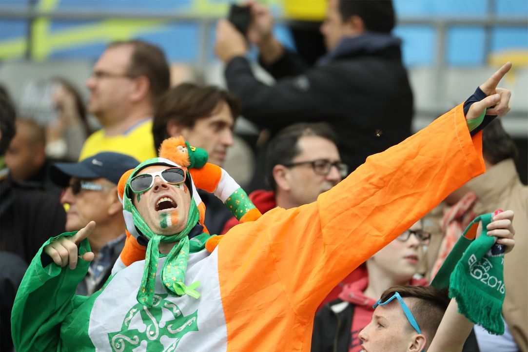 Irish_fan_bolt_pose_KENZO TRIBOUILLARD_AFP - Bildquelle: AFP / KENZO TRIBOUILLARD