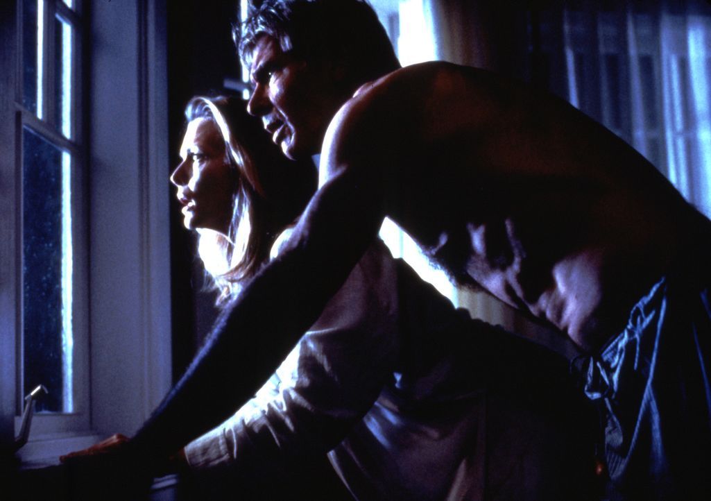 Werden von den dunklen Schatten der Vergangenheit verfolgt: Norman (Harrison Ford, r.) und Claire Spencer (Michelle Pfeiffer, l.) ... - Bildquelle: 20th Century Fox