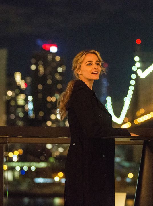 Det. Lizzie Needham (Bojana Novakovic) ist dem Mörder dicht auf den Fersen ... - Bildquelle: Francisco Roman 2018 CBS BROADCASTING INC. ALL RIGHTS RESERVED. / Francisco Roman