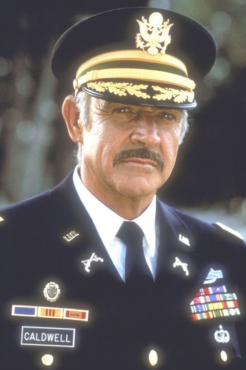 Auf militärischer Seite leitet Leutnant Colonel Alan Caldwell (Sean Connery) den Fall ... - Bildquelle: Paramount Pictures