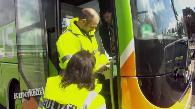 Achtung Kontrolle - Achtung Kontrolle! - Thema U.a.: Autobahnpolizei Erwischt Reisebus Ohne Zulassung