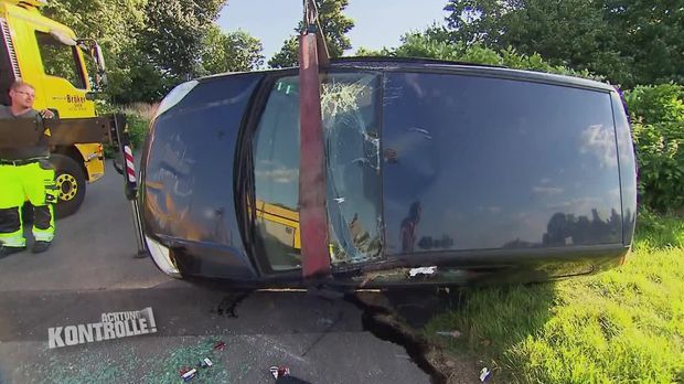 Achtung Kontrolle - Achtung Kontrolle! - Thema U.a.: Auto überschlagen, Insassen Verletzt - Abschlepper Viersen