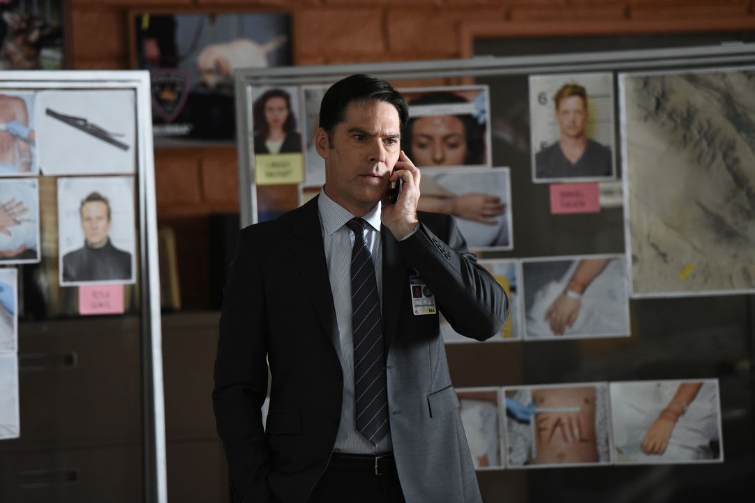 Das Team um Hotch (Thomas Gibson) hat es mit einem ganz besonderen Fall zu tun. Sie müssen mehrere entflohene Häftlinge, darunter einen Mörder, fass... - Bildquelle: Eddy Chen 2016 CBS Broadcasting, Inc. All Rights Reserved. / Eddy Chen