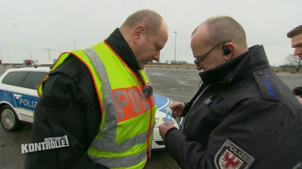 Achtung Kontrolle - Achtung Kontrolle! - Thema U.a: Bundespolizei Stoppt Verdächtigen Fahrer