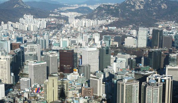 Die Wolkenkratzer von Seoul - Bildquelle: dpa