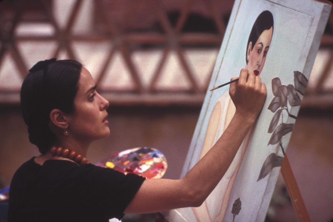 Getrieben von ihrem unerschütterlichen Lebensmut fängt Frida (Salma Hayek) an zu malen - in ihren gefühlsgewaltigen Bildern gibt sie ihren Träum... - Bildquelle: Buena Vista International