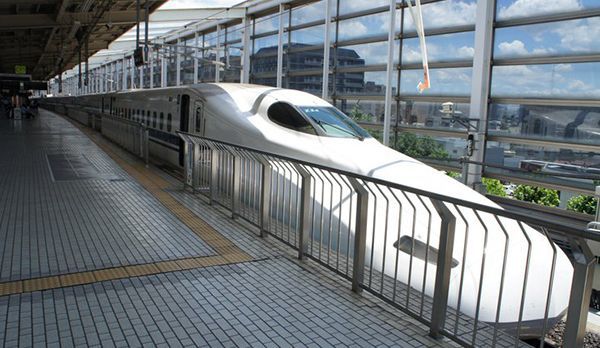 Shinkansen - Bildquelle: Valentina Resetarits