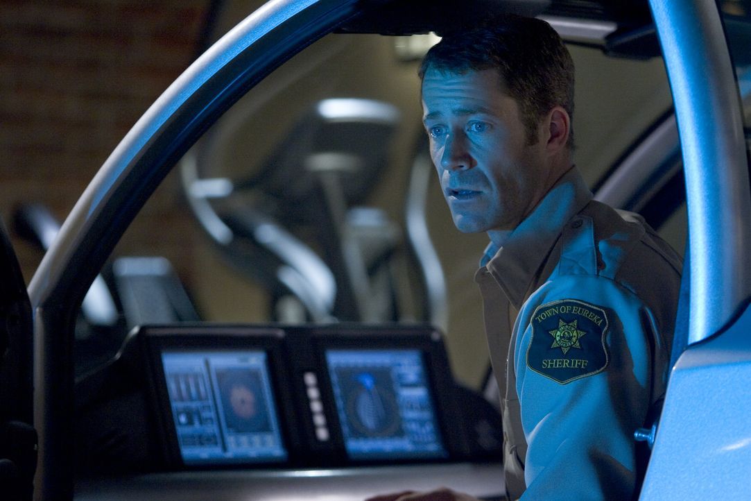 Jack (Colin Ferguson) hat alle Hände voll zu tun, denn ausgerechnet jetzt, wo die alljährlich stattfindende Wissenschaftsausstellung jede Menge Leut... - Bildquelle: Universal Television