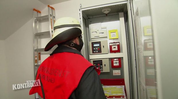 Achtung Kontrolle - Achtung Kontrolle! - Thema U.a.: Brandmeldung Im Museum - Feuerwehr München