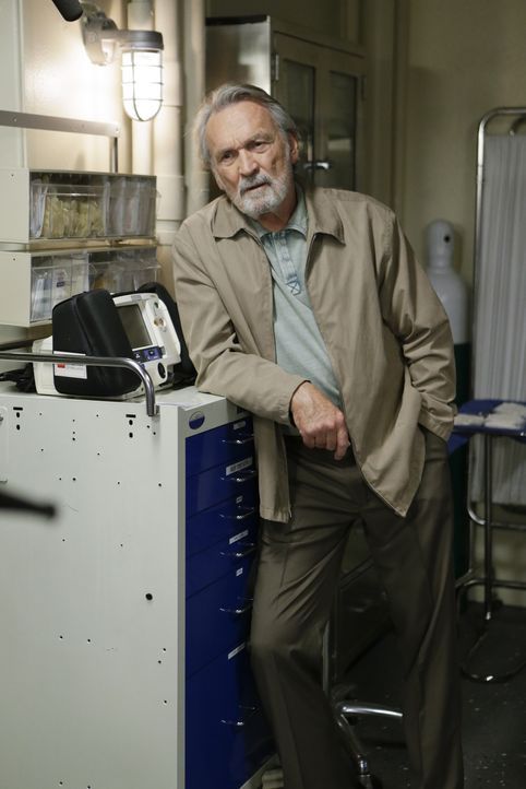 Hofft, dass Gibbs alles gut überstehen wird: Mike Franks (Muse Watson) ... - Bildquelle: Sonja Flemming CBS Television / Sonja Flemming