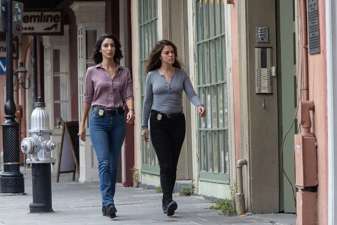 Special Agent Hannah Khoury (Necar Zadegan, l.); Tammy Gregorio (Vanessa Ferlito, r.) - Bildquelle: Sam Lothridge 2019 CBS Broadcasting, Inc. All Rights Reserved. / Sam Lothridge