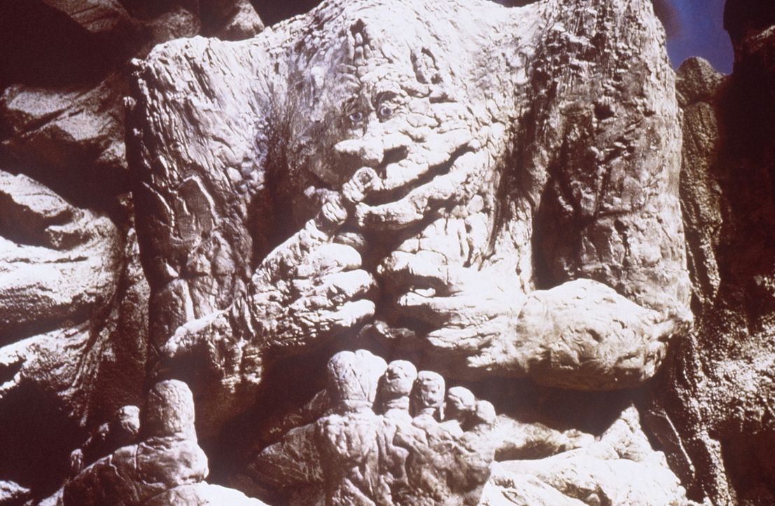 Der Felsenbeißer macht sich große Sorgen um seinen Nachwuchs, dessen hungriges Maul nicht mehr gestopft werden kann, denn die Steine sind hohl ... - Bildquelle: Warner Bros.
