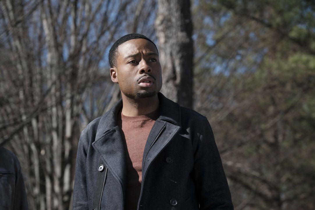 Es ist Bozer's (Justin Hires) erste Übersee-Mission für die Phoenix Foundation und das Team wird für einen Terroranschlag verantwortlich gemacht ...... - Bildquelle: Guy D'Alema 2017 CBS Broadcasting, Inc. All Rights Reserved / Guy D'Alema