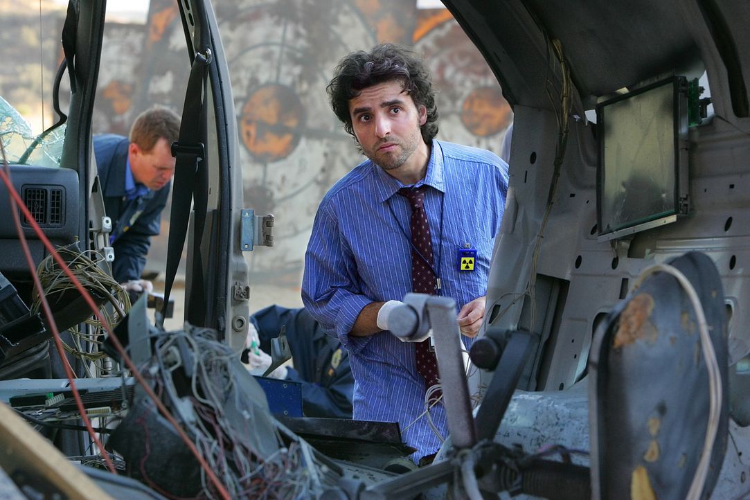 Ermitteln am Tatort: Charlie (David Krumholtz, r.) und David (Alimi Ballard, l.) ... - Bildquelle: Paramount Network Television