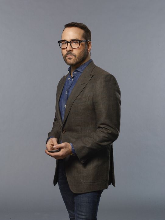 (1. Staffel) - IT-Gigant Tanner (Jeremy Piven) verkauft seine Firma im Silicon Valley, um sich nur noch einem zu widmen: Den wahren Mörder seiner To... - Bildquelle: Brendan Meadows 2017 CBS Broadcasting, Inc. All Rights Reserved