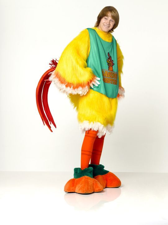 Der schüchterne Pete (Jason Dolley) schlüpft heimlich ins Hühnerkostüm und wird zum umjubelten Highschool-Maskottchen. Doch sein Freund Cleatis... - Bildquelle: Disney Enterprises, Inc. All rights reserved.