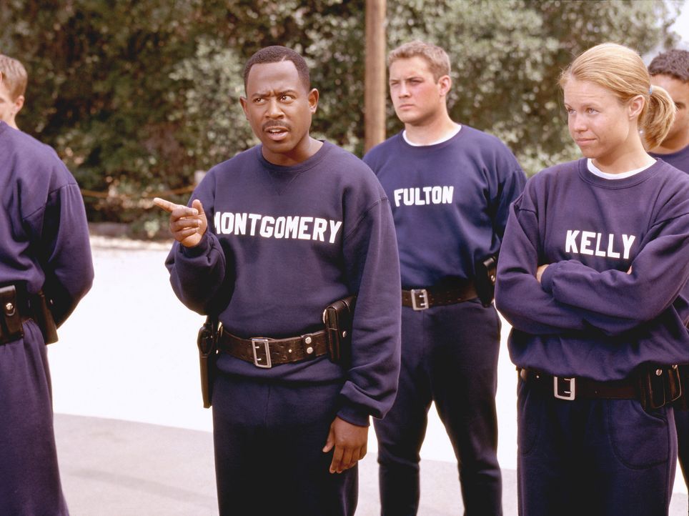 Einst war Earl Montgomery (Martin Lawrence) Kadett an der Polizei-Akademie. Er hätte ein guter Polizist werden können. doch er ist viel zu rebelli... - Bildquelle: 2004 Sony Pictures Television International. All Rights Reserved.