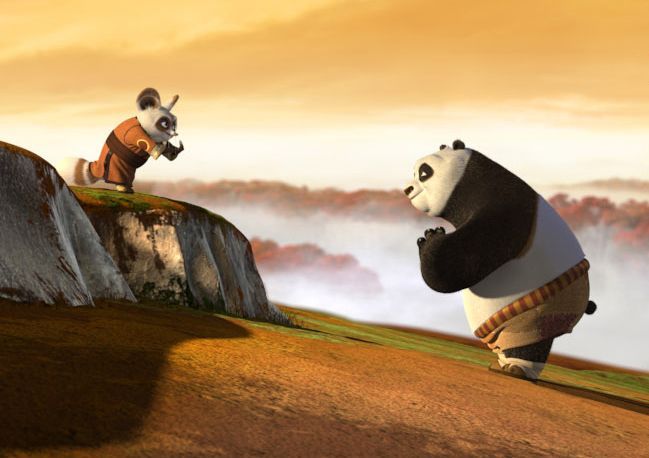 Meister Shifu (l.) versucht dem dicken Pandabären Po (r.) die alte Kunst des Kung Fu-Kampfes beizubringen, doch der Bär stellt sich anfangs viel zu... - Bildquelle: Paramount Pictures