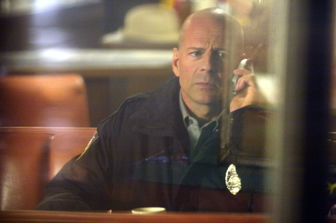 Nach einem fatalen Fehler lässt sich Talley (Bruce Willis) in eine Kleinstadt versetzen, wo er nun als Sheriff von Ventura County arbeitet. Eines T... - Bildquelle: 2004 Hostage, LLC. All Rights Reserved