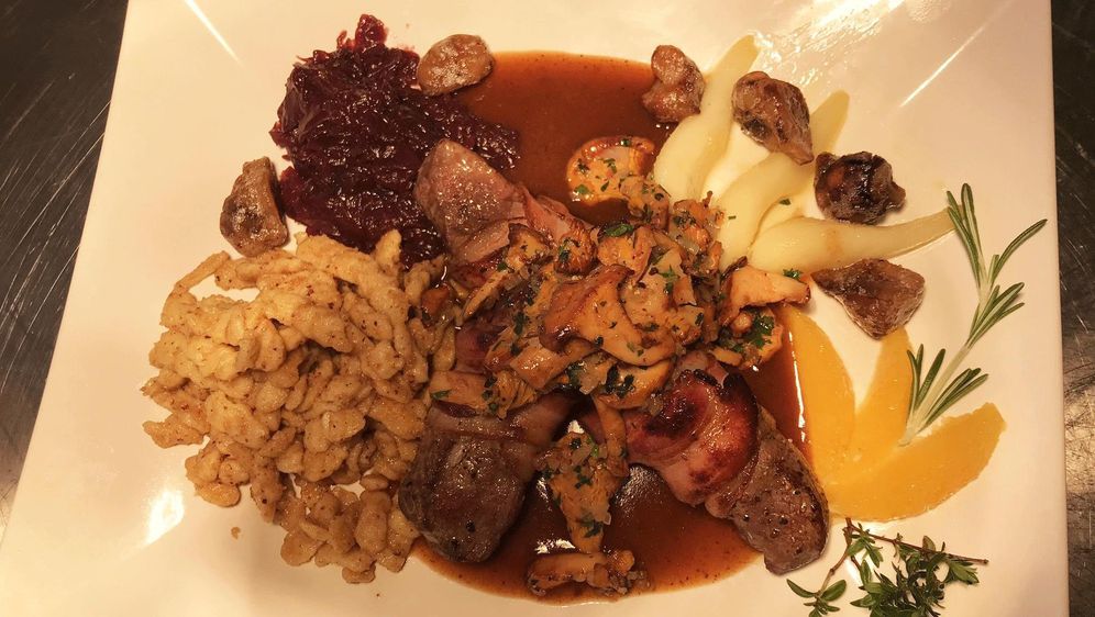 Hirschkalbsmedaillon in Cranberry-Preiselbeerjus