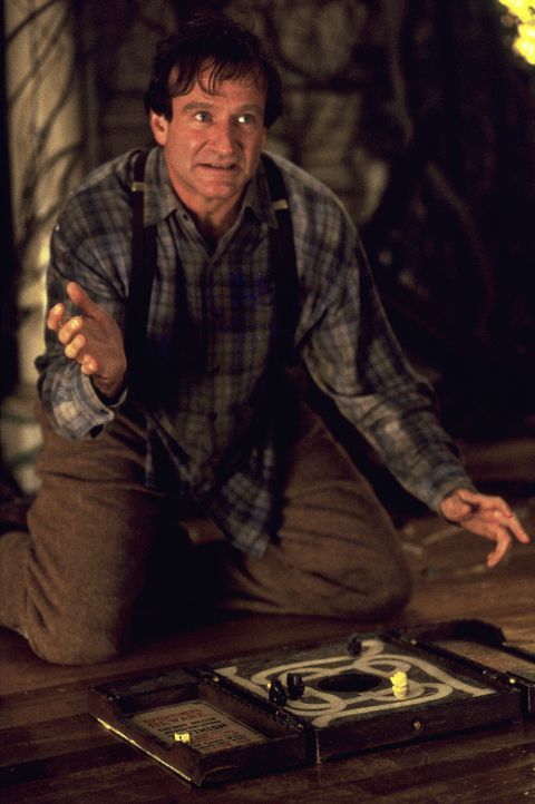 Alan Parrish (Robin Williams) muss nach 26 Jahren das magische Brettspiel "Jumanji" zu Ende spielen, bevor das Spiel die Welt verwüstet ... - Bildquelle: SONY PICTURES TELEVISION INTERNATIONAL