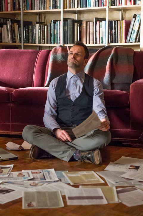 Bekannt für seine ungewöhnlichen Ermittlungsmethoden, die meist zu einem guten Ergebnis führen: der geniale Kopf Sherlock Holmes (Jonny Lee Miller)... - Bildquelle: Jeff Neumann CBS Television