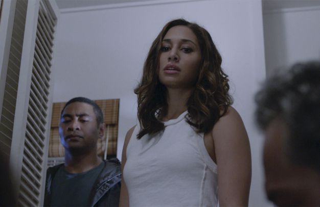 Junior Reigns (Beulah Koale, l.); Tani Rey (Meaghan Rath, r.) - Bildquelle: 2018 CBS Broadcasting, Inc. All Rights Reserved.