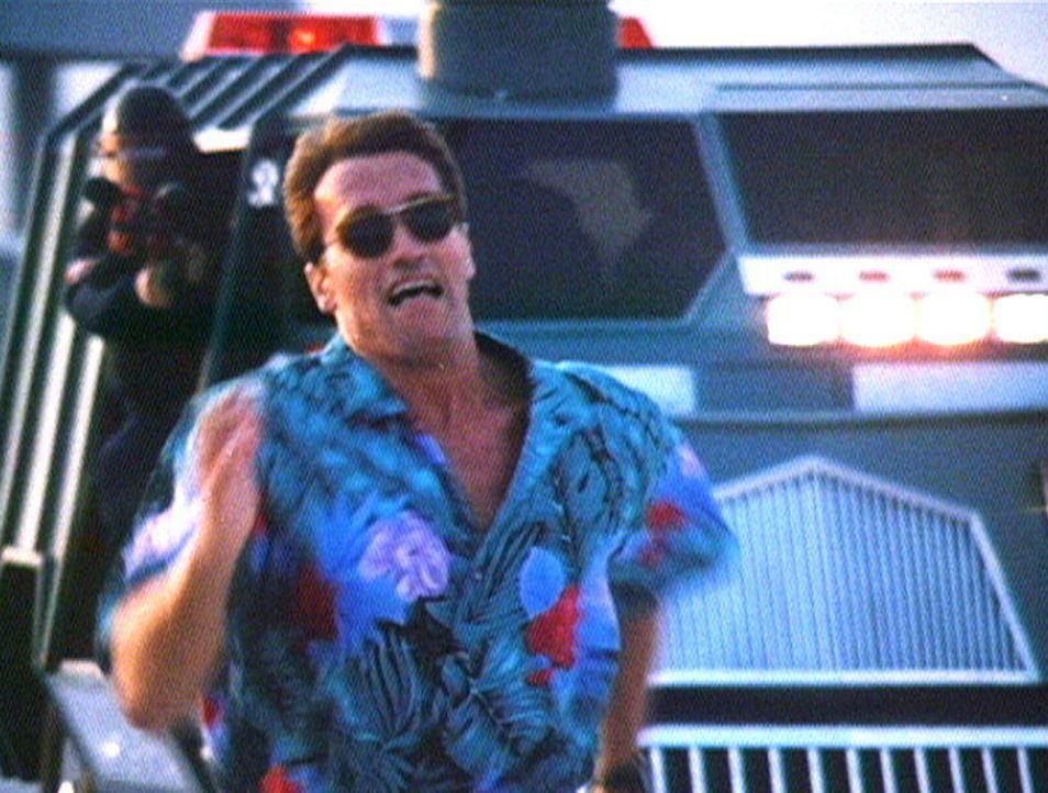 In der Show "The Running Man" gibt es nur eine Chance, zu überleben: weglaufen. Dann ist Ben (Arnold Schwarzenegger) an der Reihe ... - Bildquelle: Home Box Office