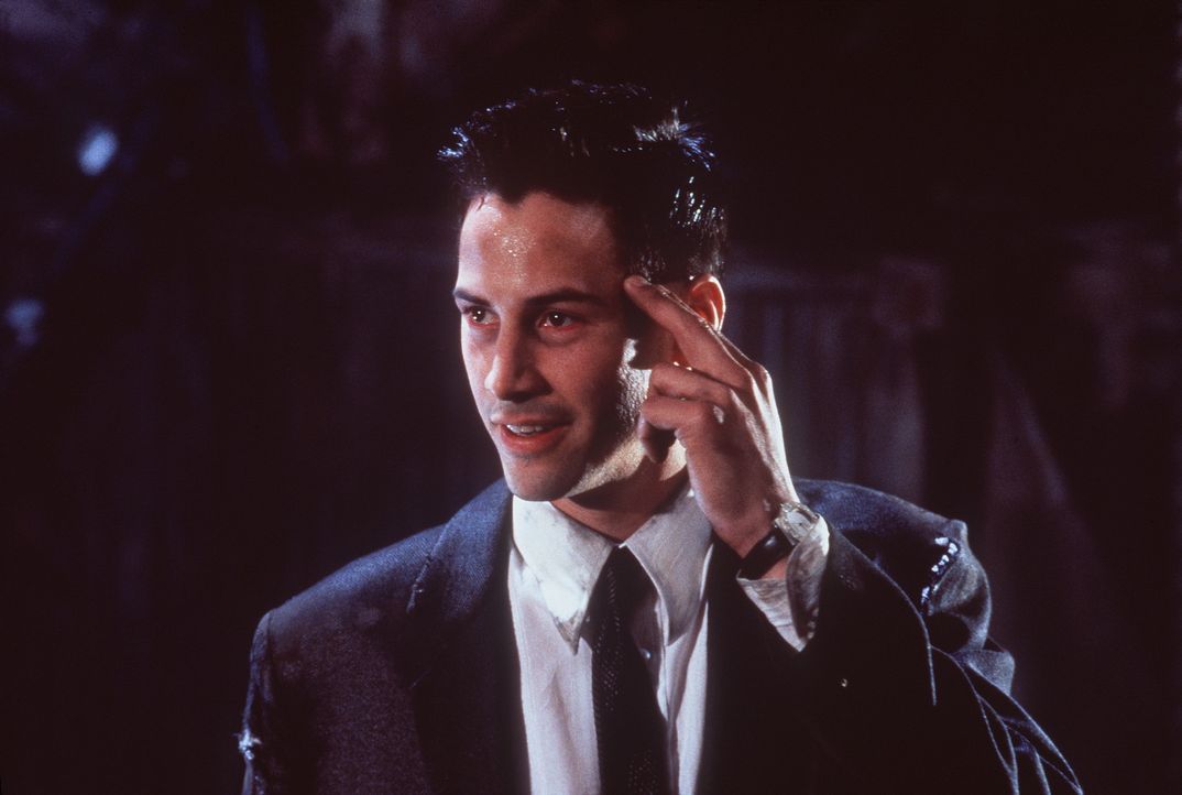 Um ein großes Datenvolumen aufnehmen zu können, trägt der mnemonische Kurier Johnny (Keanu Reeves) ein Implantat im Kopf. Eines Tages beschließt... - Bildquelle: 20th Century Fox