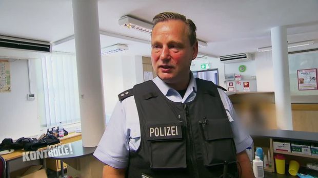 Achtung Kontrolle - Achtung Kontrolle! - Thema U.a.: Illegale Einwanderer - Bundespolizei Frankfurt Hauptbahnhof