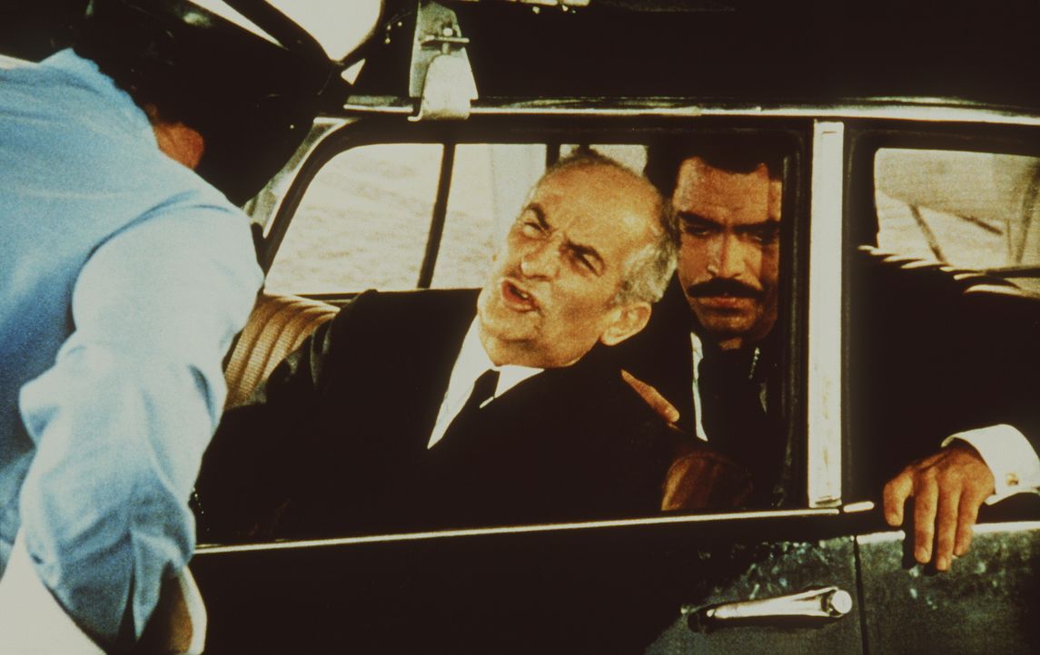 Zusammen mit dem arabischen Oppositionspolitiker Silmane (Claude Giraud, r.) flieht Pivert (Louis de Funès, l.) vor einem Killerkommando ... - Bildquelle: 20th Century Fox Film Corporation