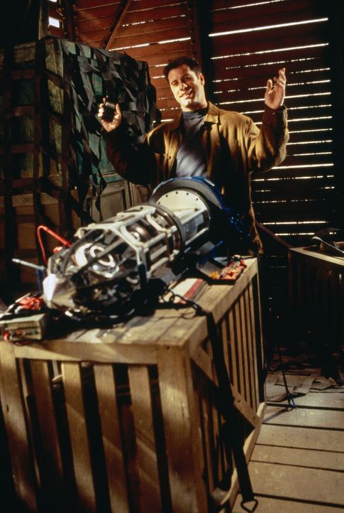 Deakins (John Travolta) kommt wegen der Macht seiner atomaren Waffe ins Schwärmen ... - Bildquelle: 1996 Twentieth Century Fox Film Corporation.  All rights reserved.
