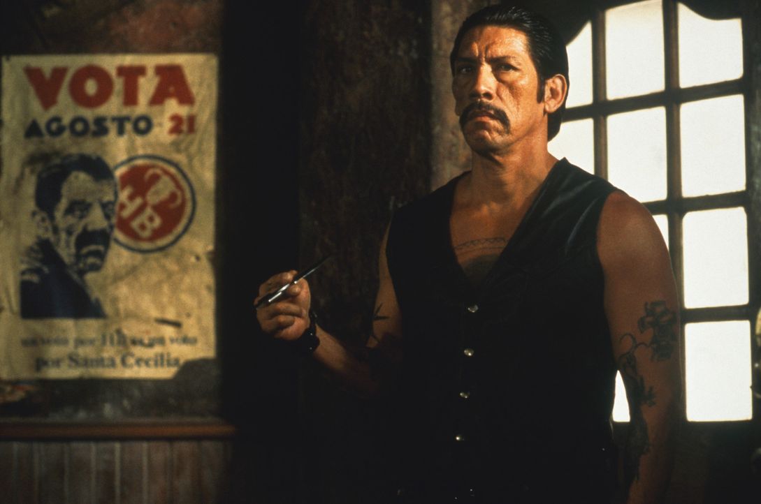 Tot oder lebendig! Im Auftrag des kaltblütigen Drogenbarons Bucho soll sich Navajas (Danny Trejo) auf die Suche nach "El Mariachi" machen. - Bildquelle: Columbia Pictures
