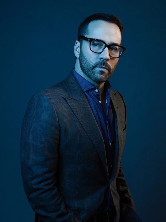 (1. Staffel) - IT-Gigant Tanner (Jeremy Piven) verkauft seine Firma im Silicon Valley, um sich nur noch einem zu widmen: Den wahren Mörder seiner To... - Bildquelle: Brendan Meadows 2017 CBS Broadcasting, Inc. All Rights Reserved