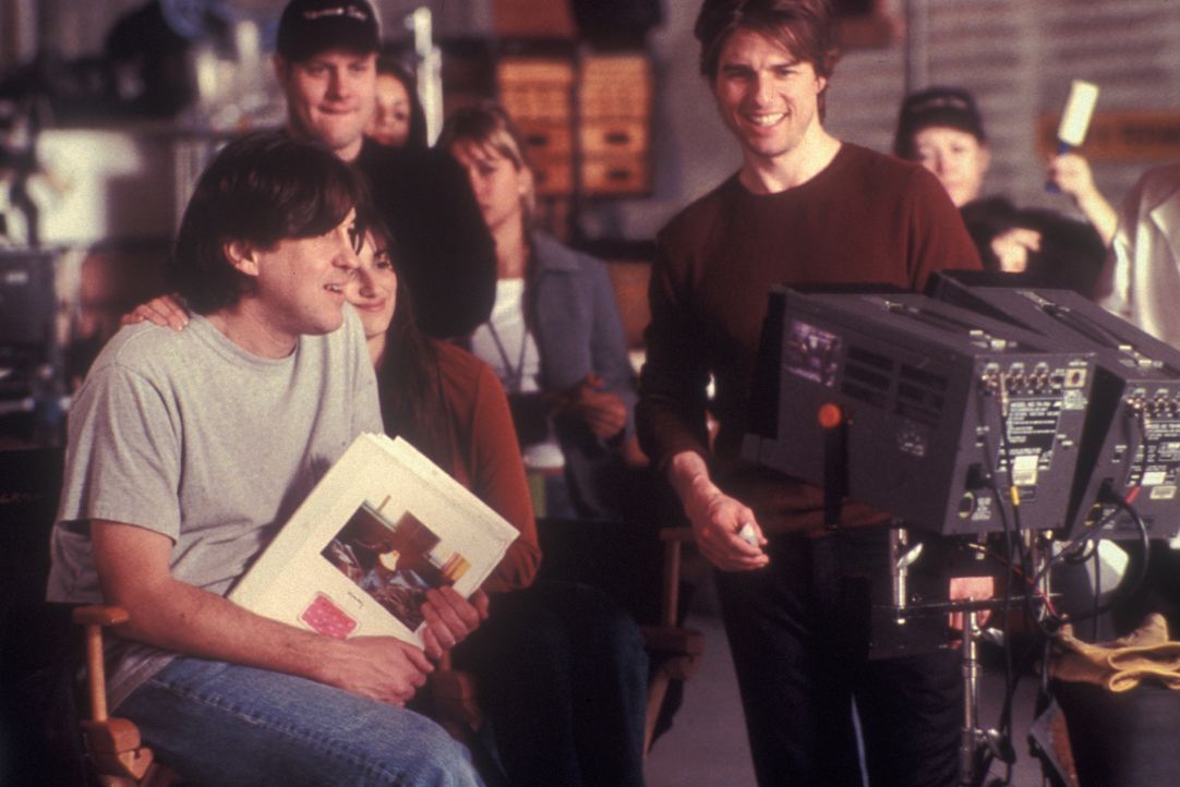 Regisseur Cameron Crowe (l.) und seine Hauptdarsteller Penélope Cruz (M.) und Tom Cruise (r.) - Bildquelle: Neal Preston Paramount Pictures