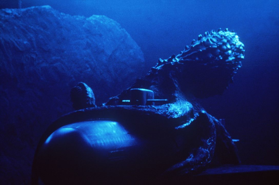 Auf der Suche nach einem schmackhaften Abendessen attackiert der mutierte Tintenfisch das U-Boot und bringt es in arge Bedrängnis ... - Bildquelle: Nu Image