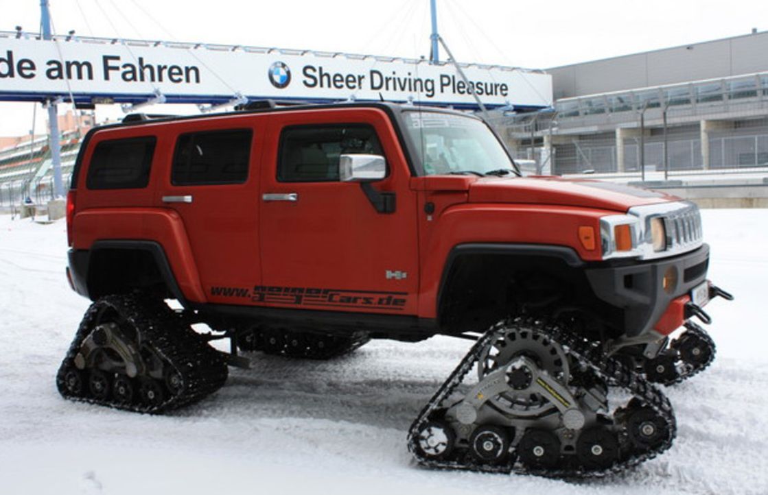 Mit dem Ketten-Hummer auf der Nordschleife! Ein Achtzylinder, 5,3 Liter Hubraum, 305 PS - und 4 Ketten statt Räder! Das etwas andere Snowmobil auf... - Bildquelle: kabel eins