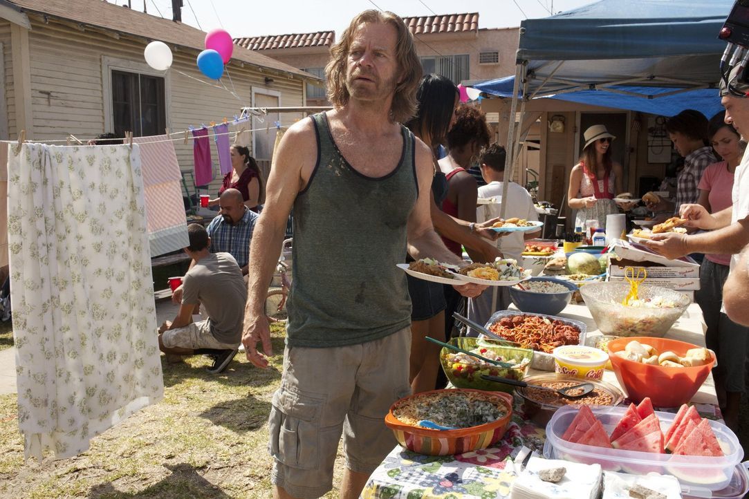 Während er versucht, aus Eddies Tod Geld zu machen, realisiert Frank (William H. Macy) nicht, dass ihm das Beanspruchen des Geldes in ernste Schwier... - Bildquelle: 2010 Warner Brothers