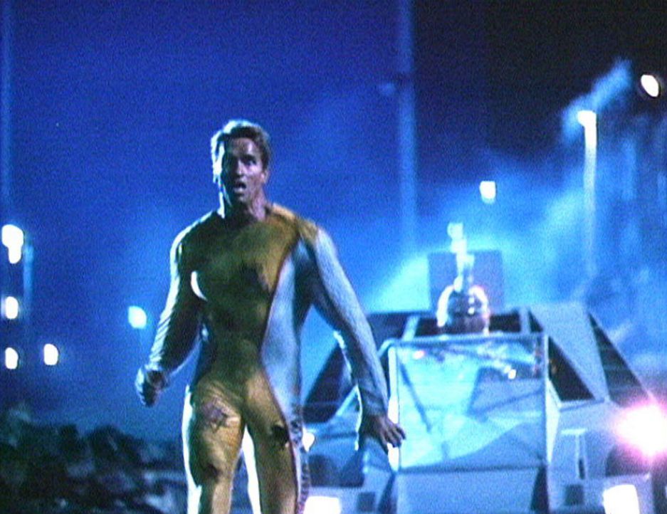 Weil er sich dem Befehl widersetzt hat, auf wehrlose Randalierer zu schießen, wird Ben (Arnold Schwarzenegger) als "Running Man" Kandidat aufgestel... - Bildquelle: Home Box Office