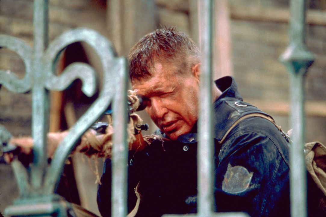 Als Sergeant Thomas Beckett (Tom Berenger) erkennt, dass man ihn gelinkt hat, schlägt er skrupellos zurück ... - Bildquelle: Columbia Pictures Corporation