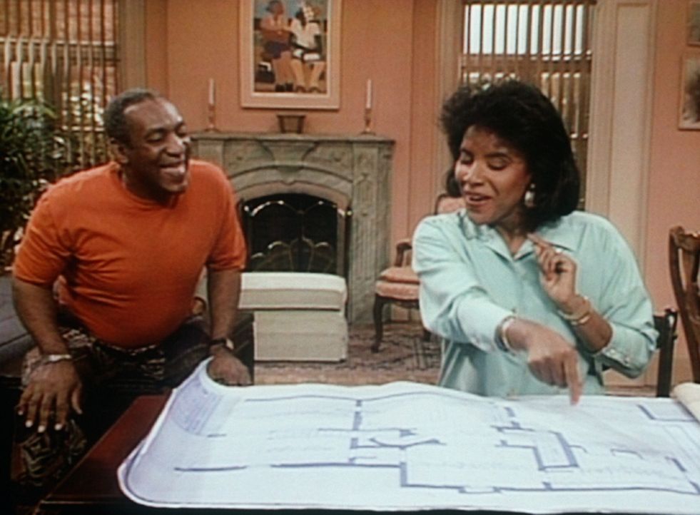 Clair (Phylicia Rashad, r.) ist davon begeistert, dass Cliff (Bill Cosby, l.) anbauen möchte, weil sie dann endlich ihr eigenes Zimmer bekommt. - Bildquelle: Viacom