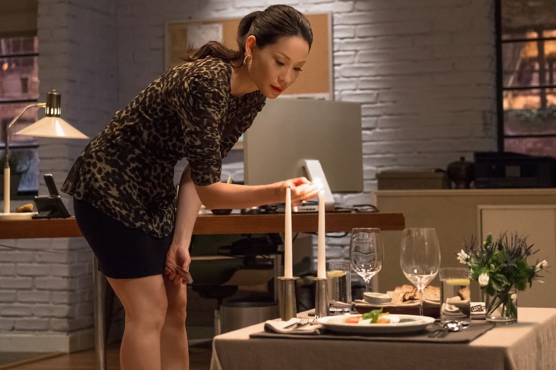 Joans (Lucy Liu) Beziehung zu Andrew wird auf eine harte Probe gestellt, als ein Bekannter aus ihrer Vergangenheit auftaucht und sie um Hilfe bittet... - Bildquelle: CBS Television