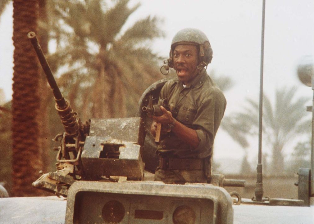 Unglücklicherweise gerät Leutnant Landry (Eddie Murphy) auch noch in einen Krieg zwischen rivalisierenden Araberstaaten ... - Bildquelle: Paramount Pictures