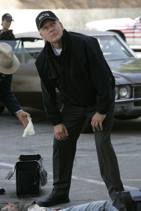 Ein Angestellter des Geheimdienstes wurde ermordet. Jetzt liegt es an Gibbs (Mark Harmon) und seinem Team herauszufinden, wieso Jennings zuerst ersc... - Bildquelle: CBS Television