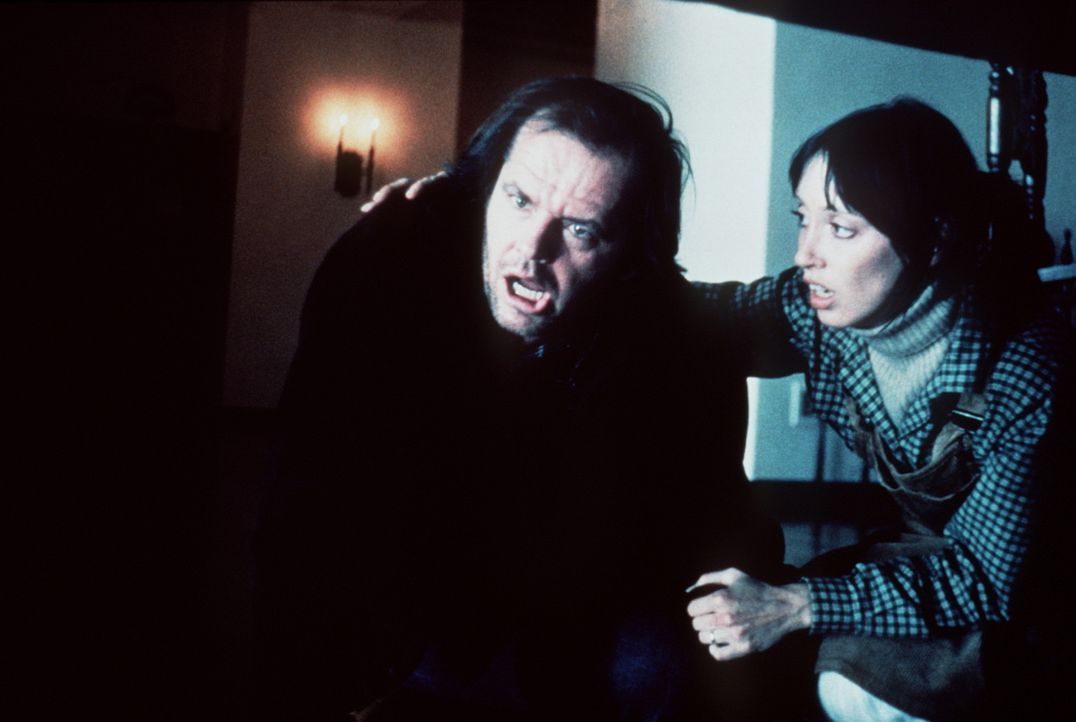 Der Schriftsteller Jack (Jack Nicholson, l.) versetzt seine Frau (Shelley Duvall, r.) in Angst und Schrecken ... - Bildquelle: Warner Bros.