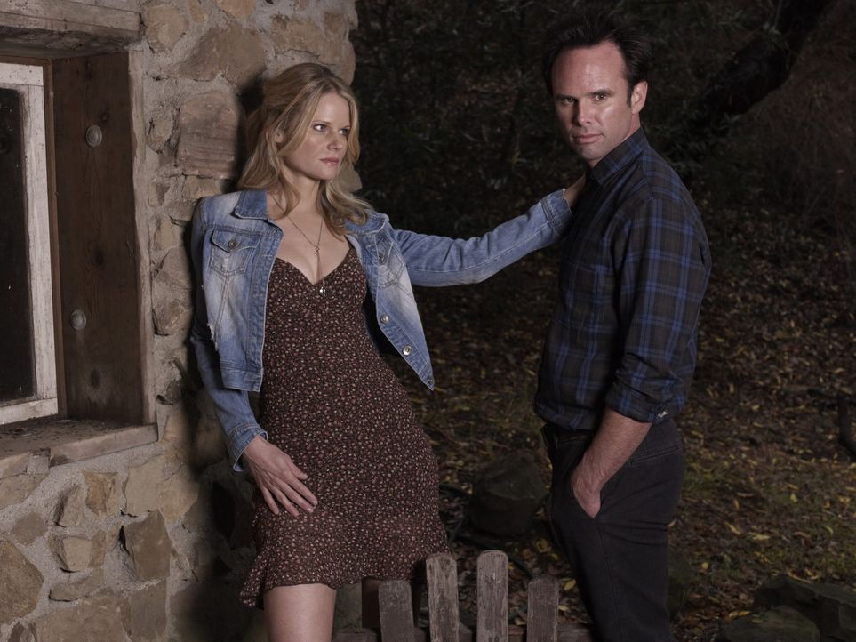 (2. Staffel) - Sind Boyd Crowders (Walton Goggins, r.) Gefühle für Ava (Joelle Carter, l.) wirklich echt? - Bildquelle: 2011 Sony Pictures Television Inc. and Bluebush Productions, LLC. All Rights Reserved.