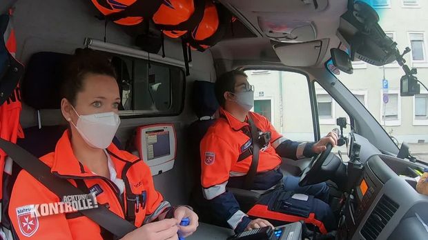 Achtung Kontrolle - Achtung Kontrolle! - Thema U.a.: Krampfanfall Auf Offener Straße - Rettungsdienst Regensburg