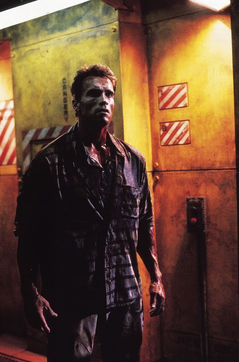 Als sich der ehemalige Agent Douglas Quaid (Arnold Schwarzenegger) an seine wahre Identität und seine Mission erinnert, hat er damit zu kämpfen, wer... - Bildquelle: 1990 STUDIOCANAL. All Rights Reserved.